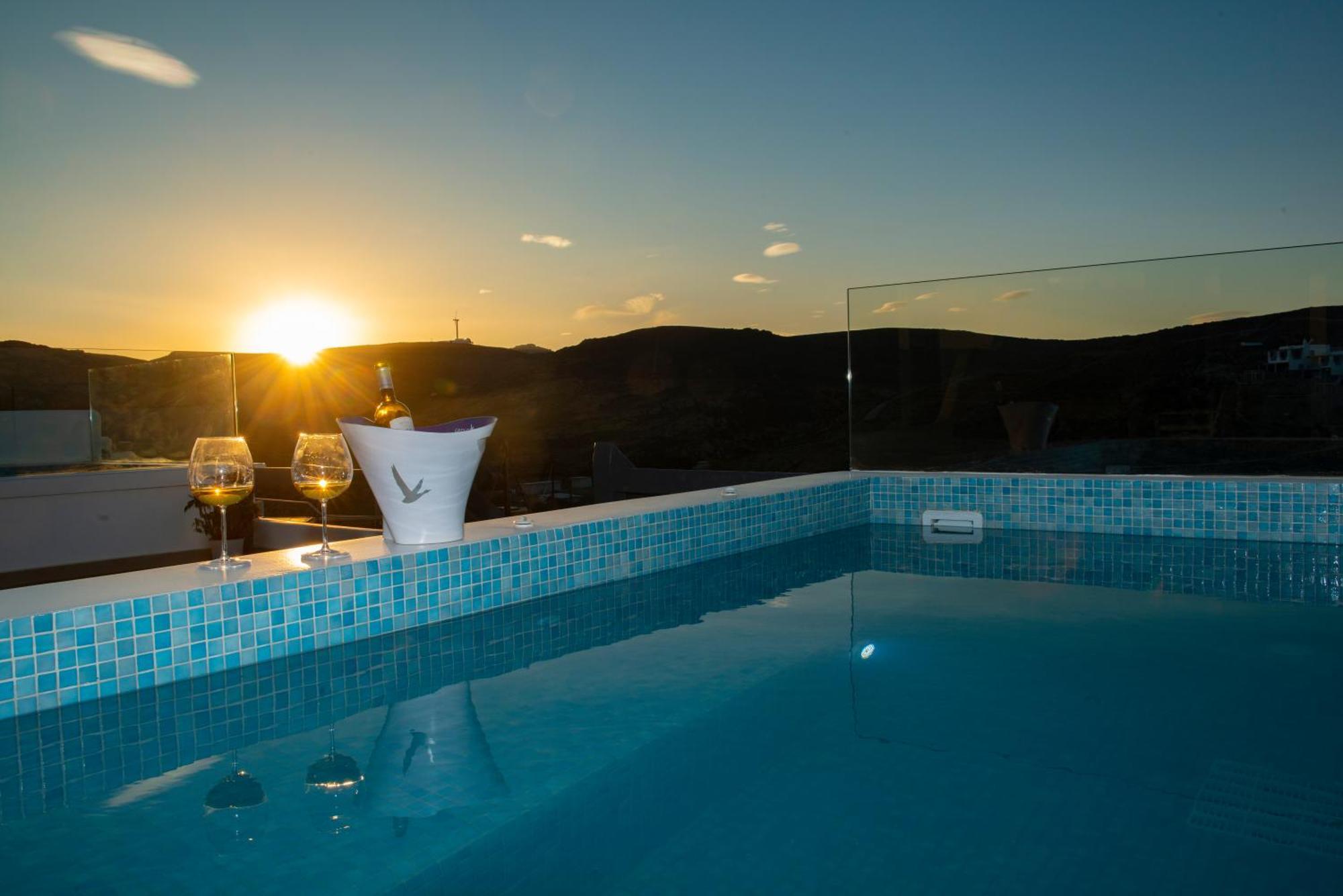 Myrsini'S Luxury Suites Merchia Mykonos Town Exterior foto